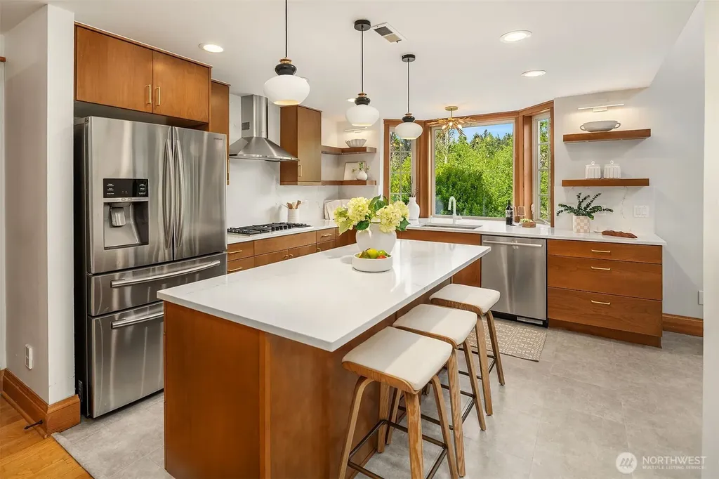 3035 NE 195th Street Lake Forest Park WA 98155