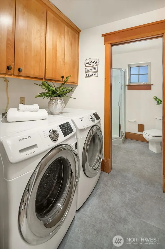 3035 NE 195th Street Lake Forest Park WA 98155