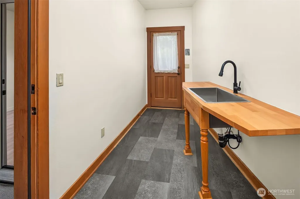 3035 NE 195th Street Lake Forest Park WA 98155