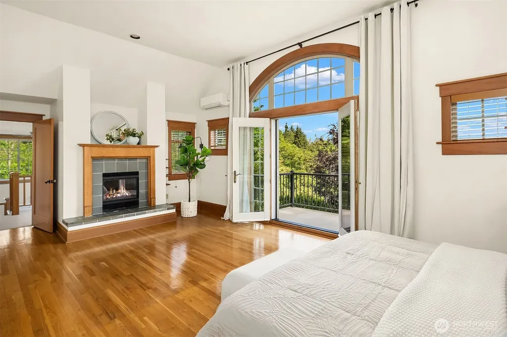 3035 NE 195th Street Lake Forest Park WA 98155