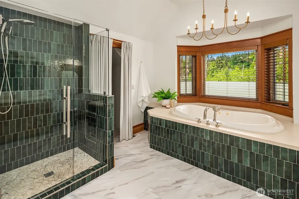 3035 NE 195th Street Lake Forest Park WA 98155
