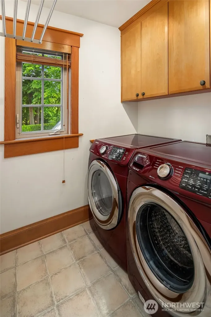 3035 NE 195th Street Lake Forest Park WA 98155