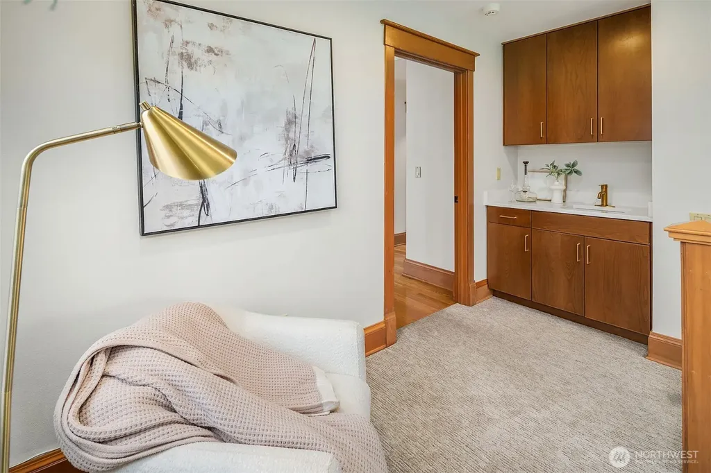 3035 NE 195th Street Lake Forest Park WA 98155