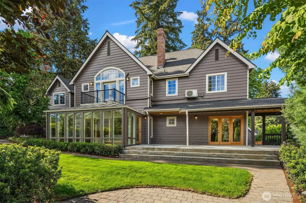 3035 NE 195th Street Lake Forest Park WA 98155