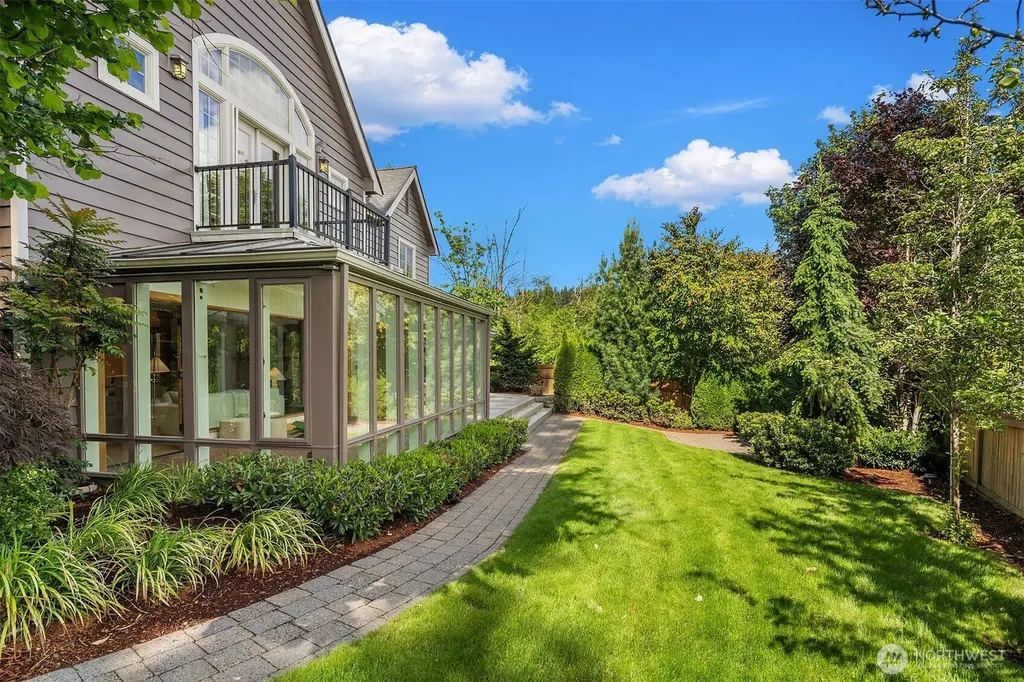 3035 NE 195th Street Lake Forest Park WA 98155