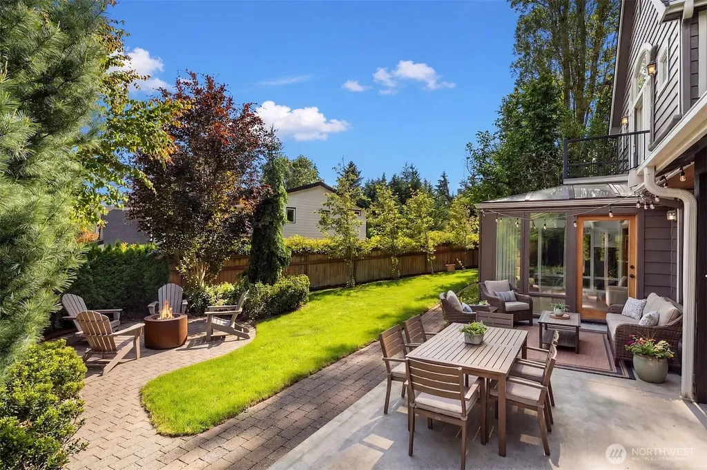 3035 NE 195th Street Lake Forest Park WA 98155