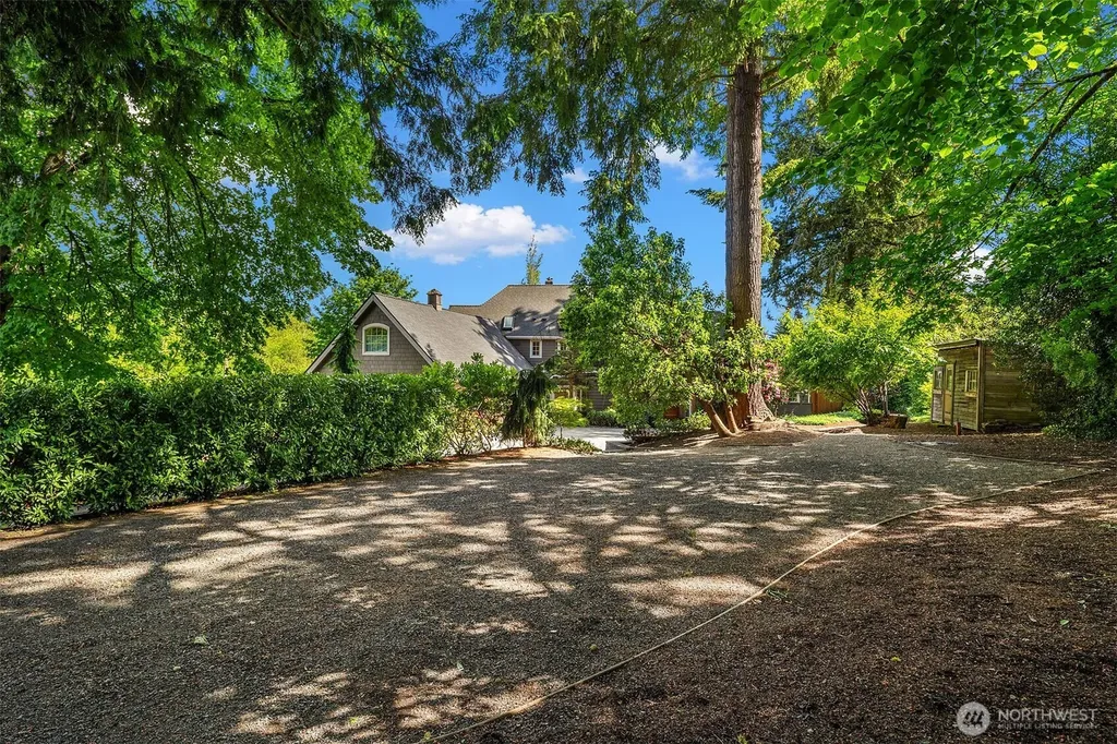 3035 NE 195th Street Lake Forest Park WA 98155