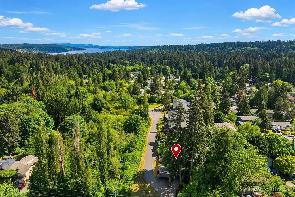 3035 NE 195th Street Lake Forest Park WA 98155