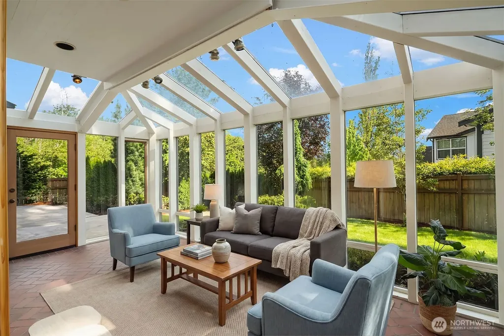 3035 NE 195th Street Lake Forest Park WA 98155