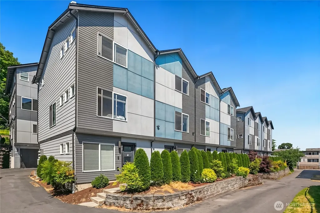 2736 S Andover Street Seattle WA 98108
