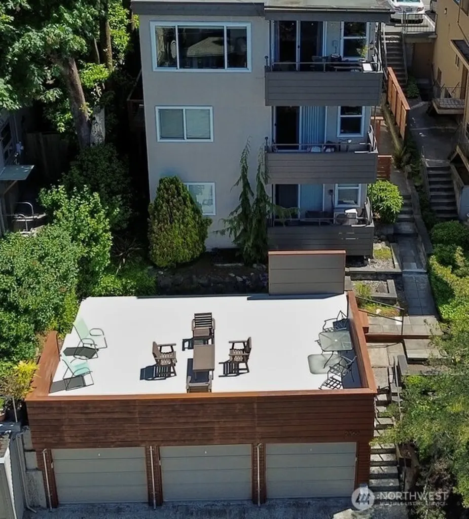 2366 E Yale Avenue E Seattle WA 98102