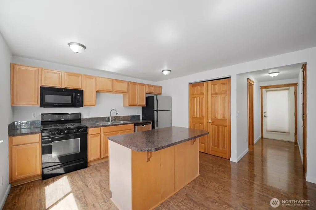 2366 E Yale Avenue E Seattle WA 98102