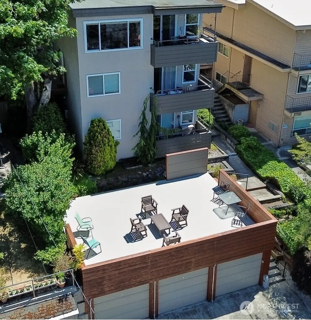 2366 E Yale Avenue E Seattle WA 98102