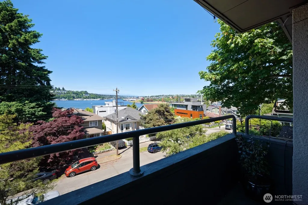 2366 E Yale Avenue E Seattle WA 98102