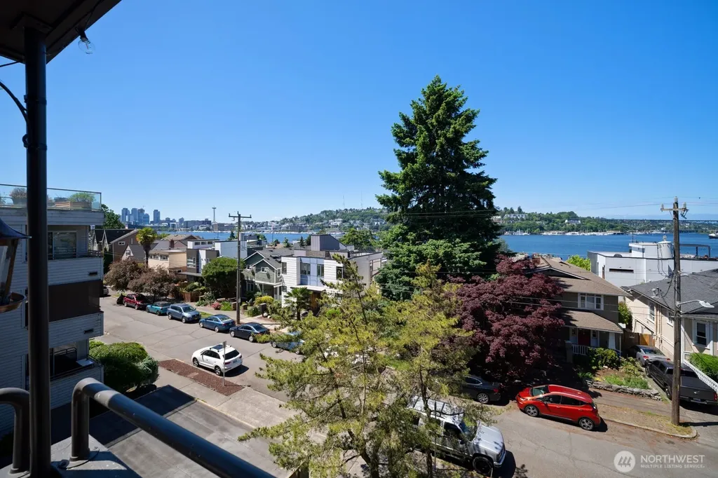 2366 E Yale Avenue E Seattle WA 98102