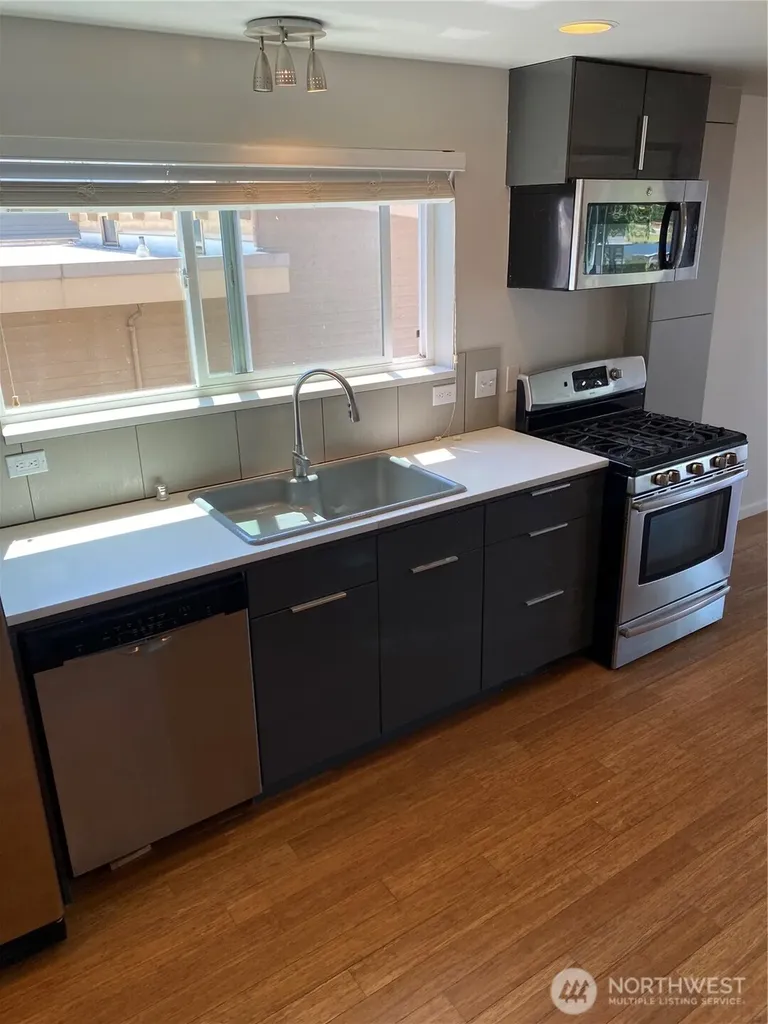 2366 E Yale Avenue E Seattle WA 98102