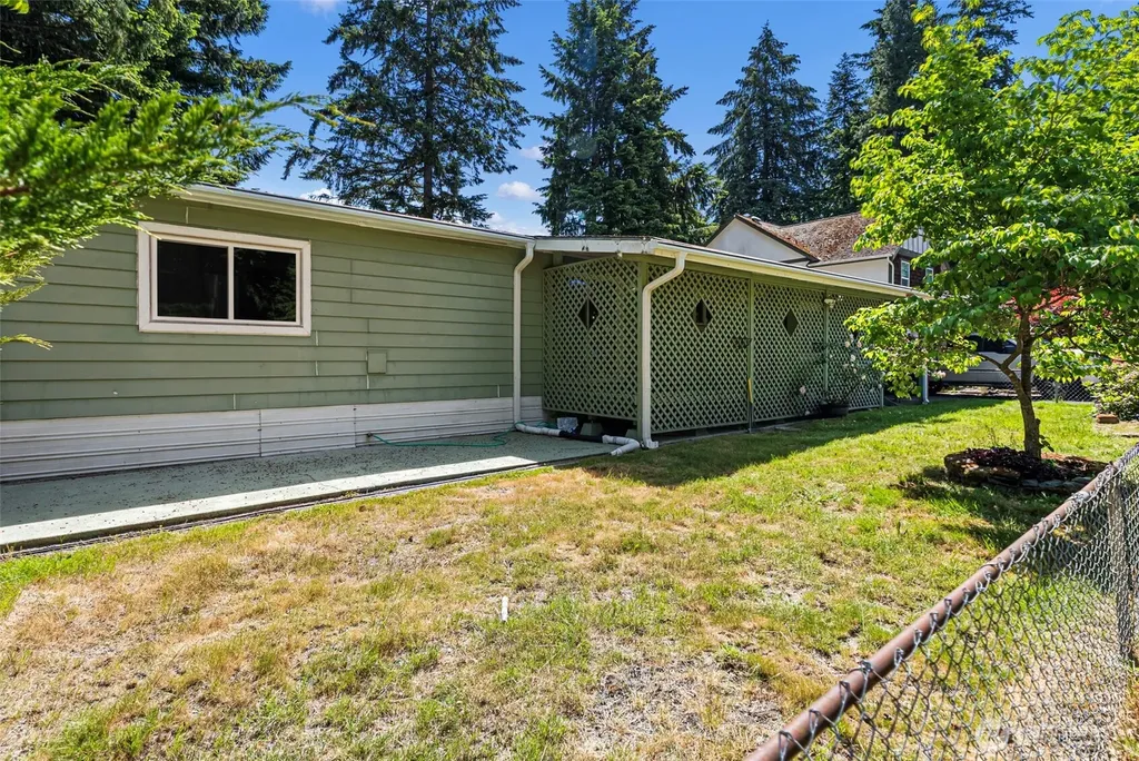 940 Yoder Lane NE Bremerton WA 98311