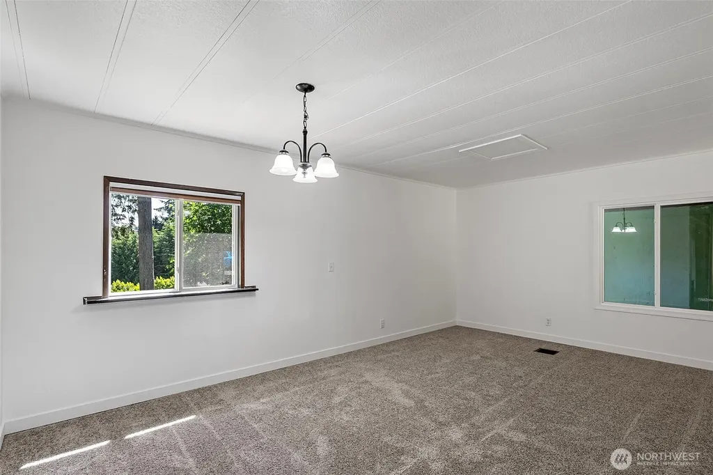 940 Yoder Lane NE Bremerton WA 98311