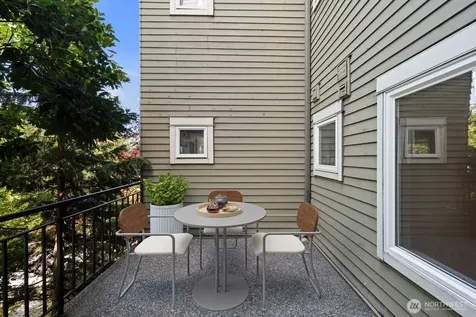 3901 Fremont Avenue N Seattle WA 98103