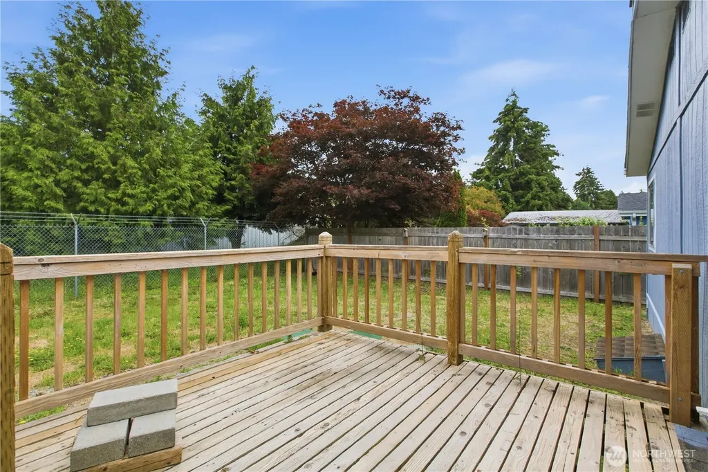 9813 189th Street E Puyallup WA 98375