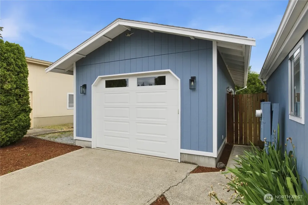 9813 189th Street E Puyallup WA 98375
