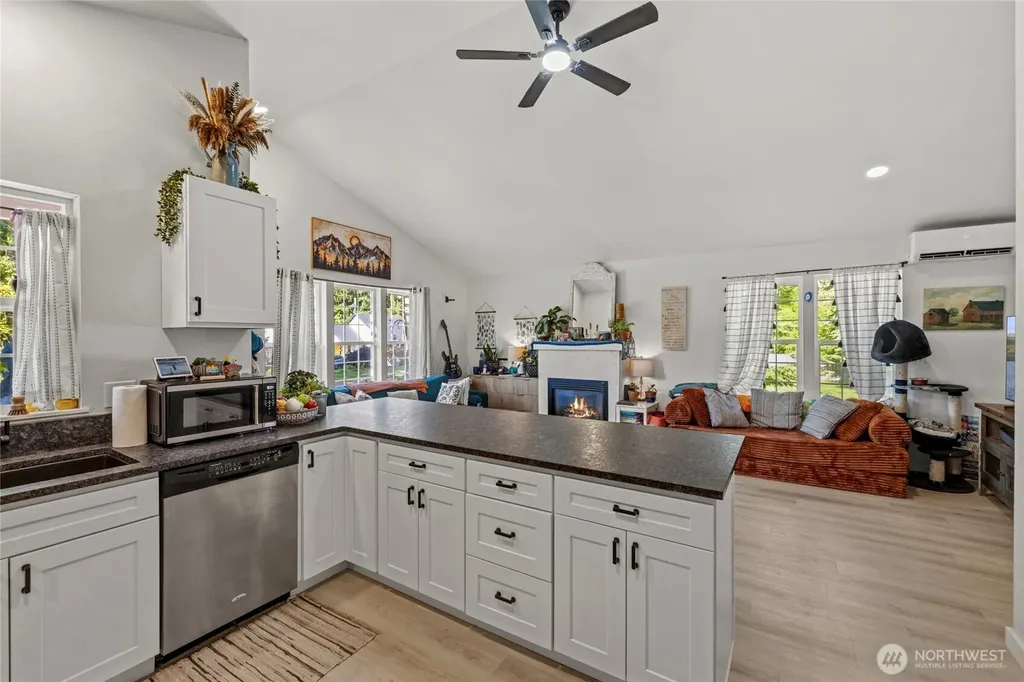 3615 Britzman Loop Clinton WA 98236