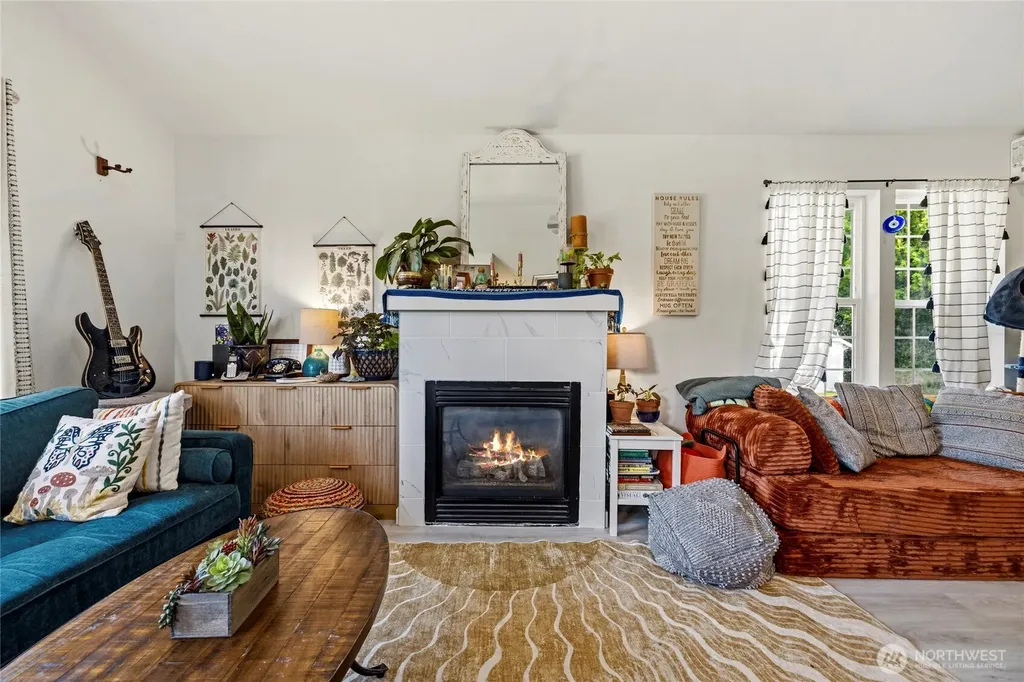 3615 Britzman Loop Clinton WA 98236