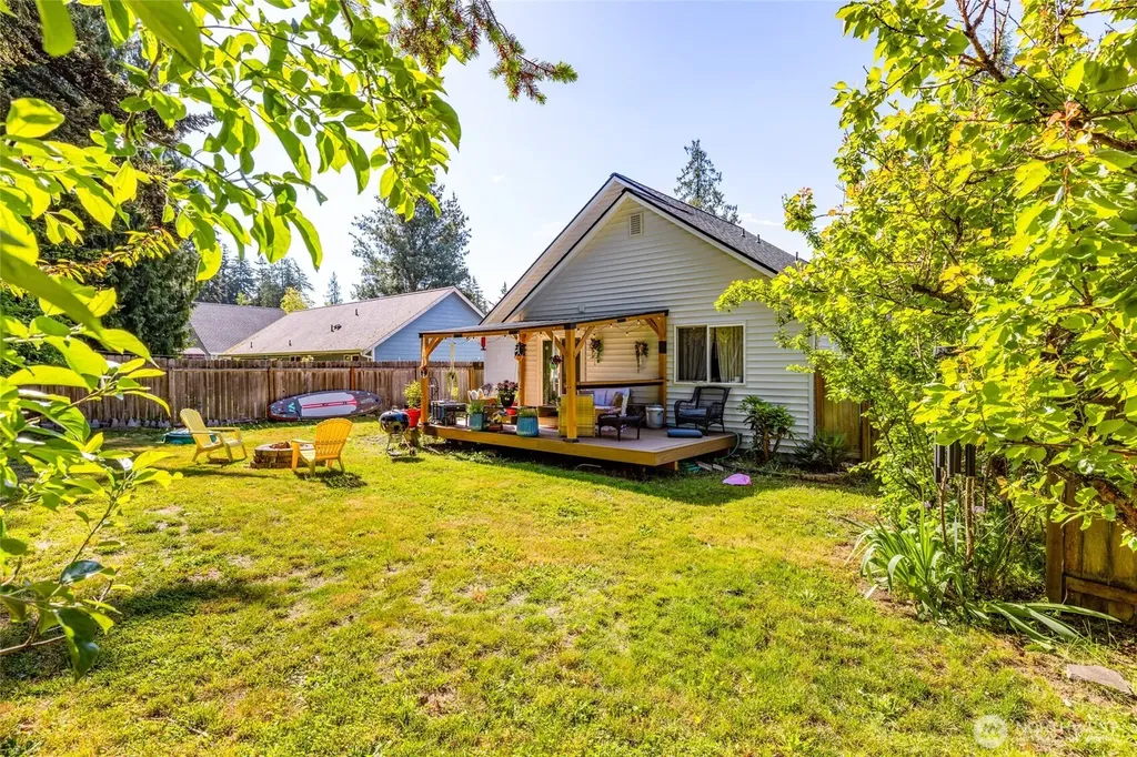 3615 Britzman Loop Clinton WA 98236