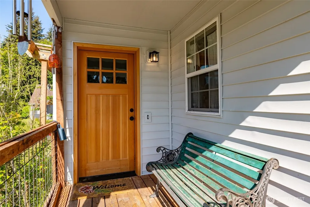 3615 Britzman Loop Clinton WA 98236