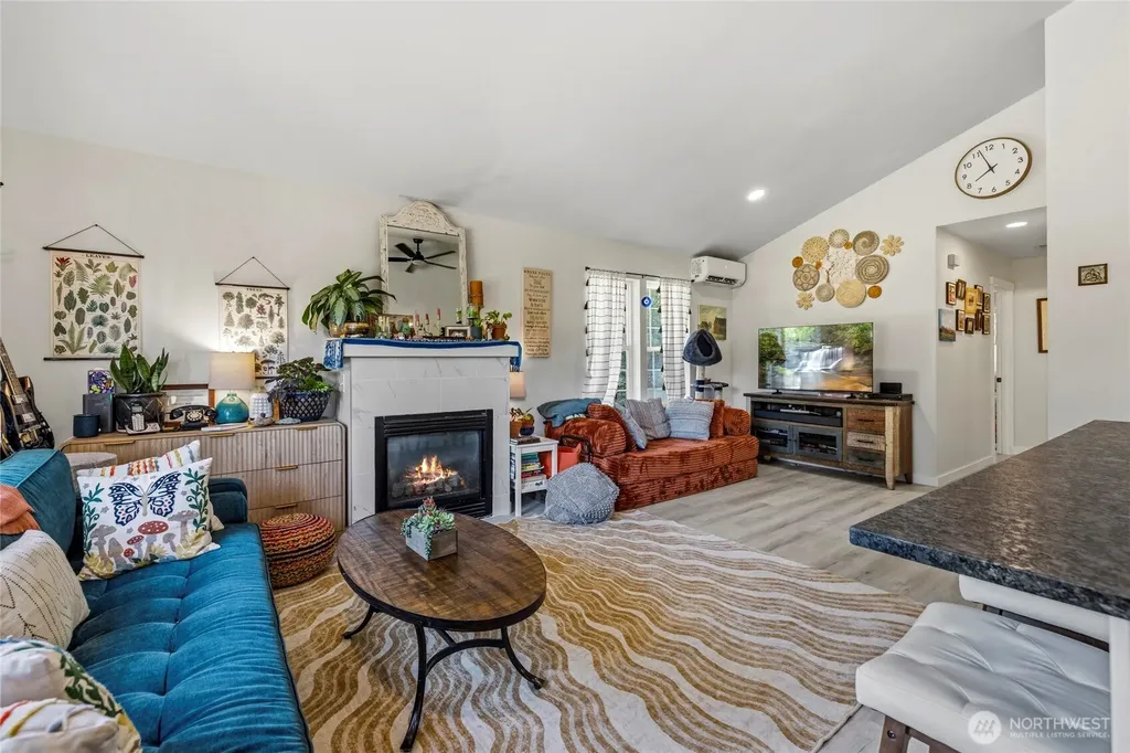 3615 Britzman Loop Clinton WA 98236
