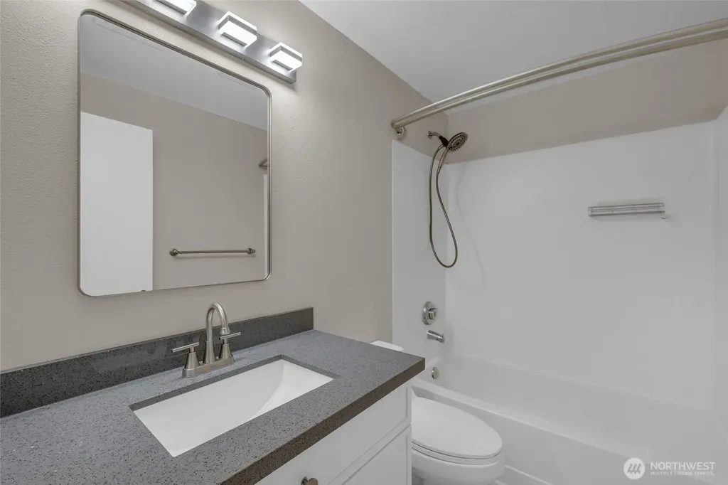 23323 55th Avenue S Kent WA 98032