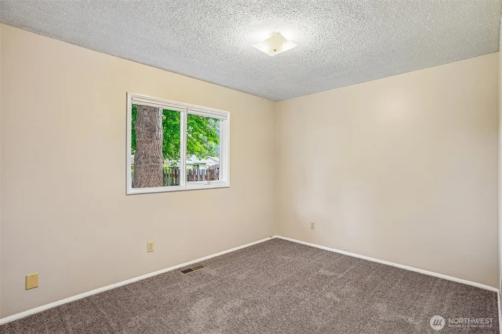 2711 N Street SE Auburn WA 98002