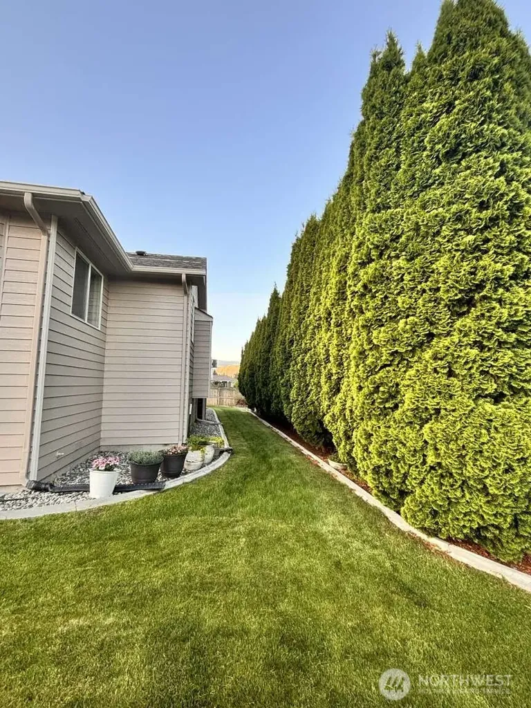 1544 Harrington Lane East Wenatchee WA 98802