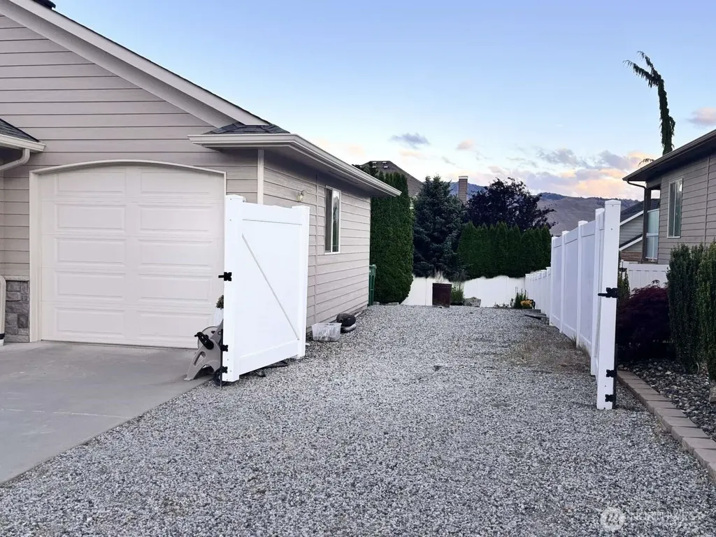 1544 Harrington Lane East Wenatchee WA 98802