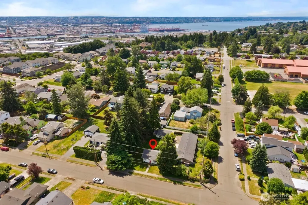 2536 57th Avenue NE Tacoma WA 98422