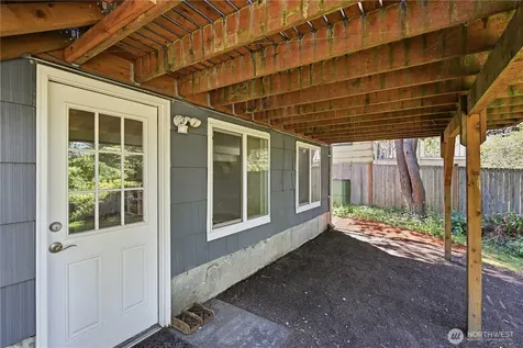 15839 15th Avenue NE Shoreline WA 98155
