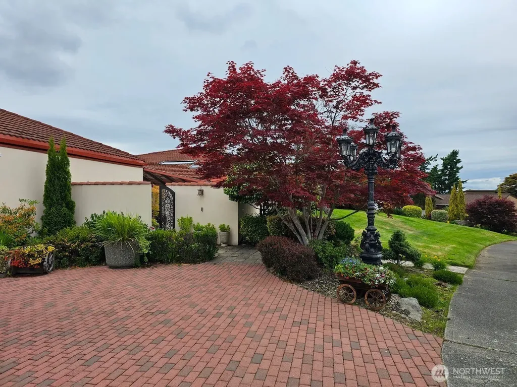 812 S Marine Hills Way Federal Way WA 98003