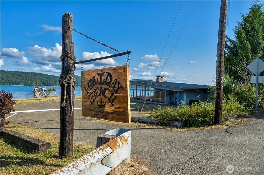 41 N Mardell Avenue Hoodsport WA 98548