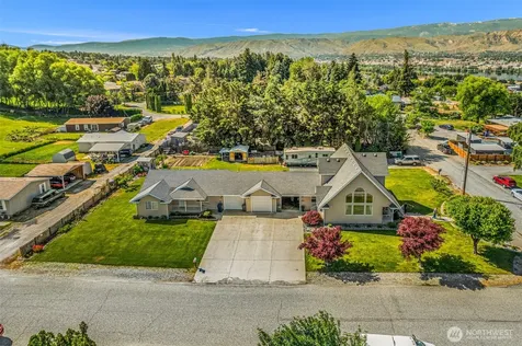 2509 NW Boston Avenue East Wenatchee WA 98802