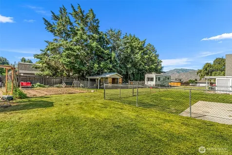 2509 NW Boston Avenue East Wenatchee WA 98802