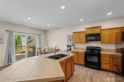 18318 73rd Avenue E Puyallup WA 98375