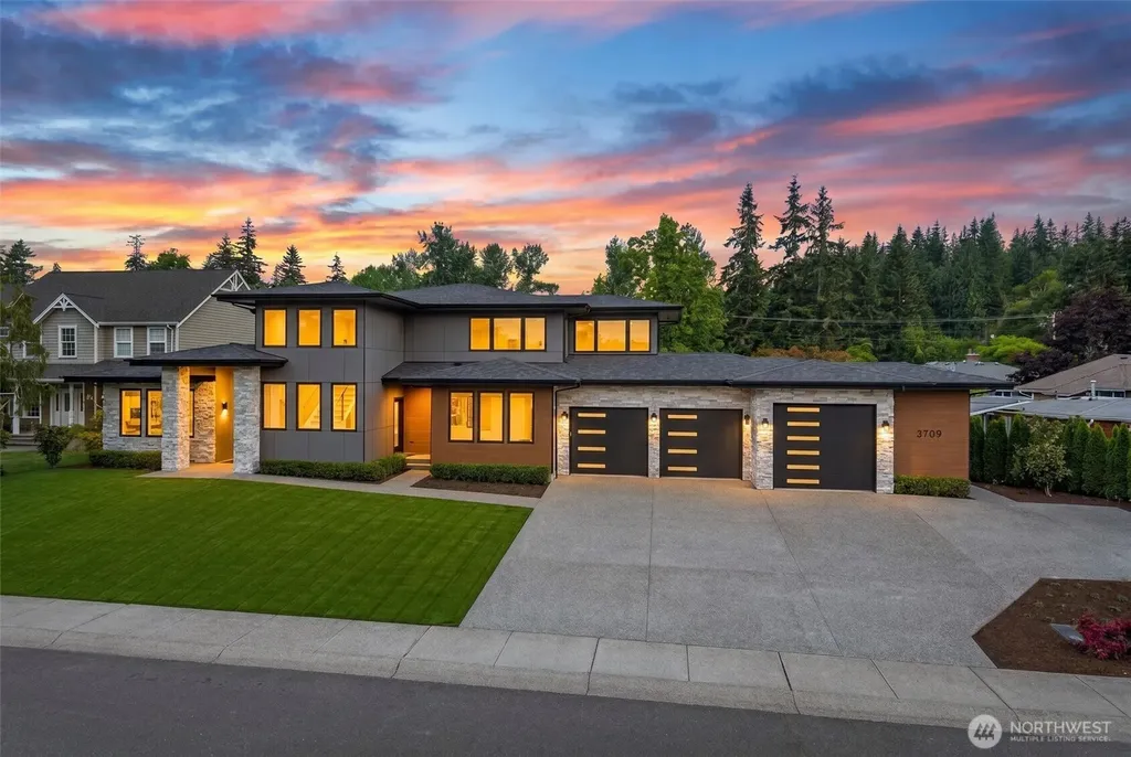 3709 E Connecticut Street Bellingham WA 98226