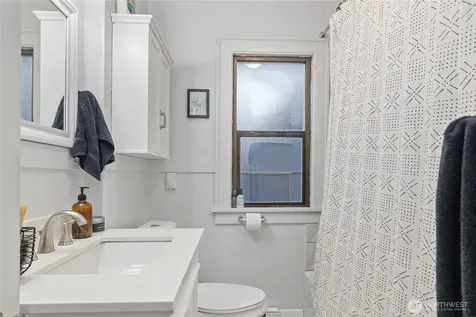 6110 8th Avenue NW Seattle WA 98107