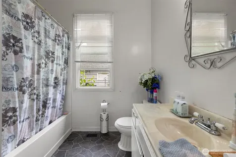 3322 S 10th Street Tacoma WA 98405
