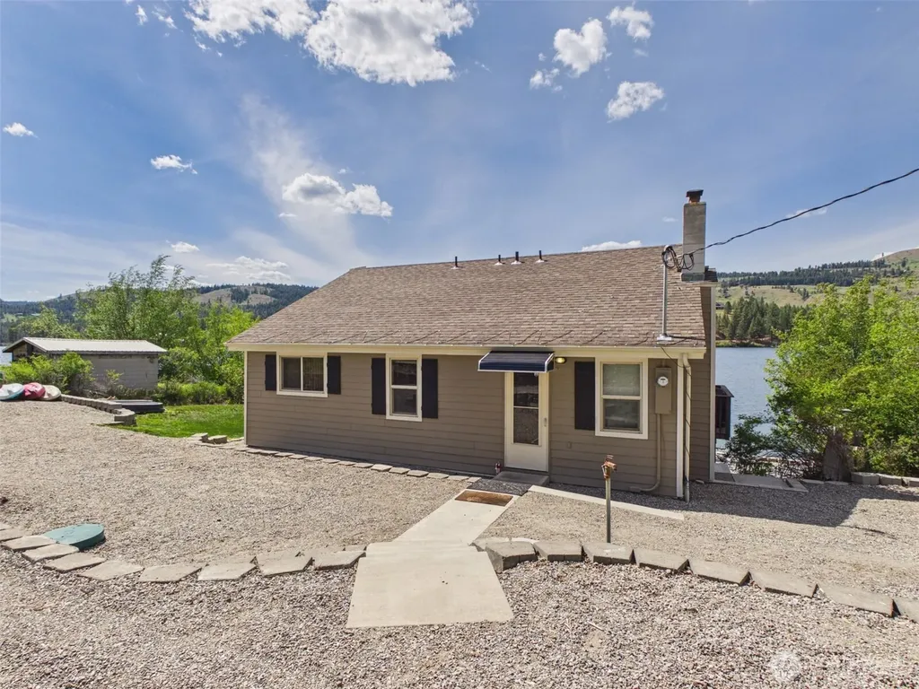 6 Marions Cove Road Republic WA 99166
