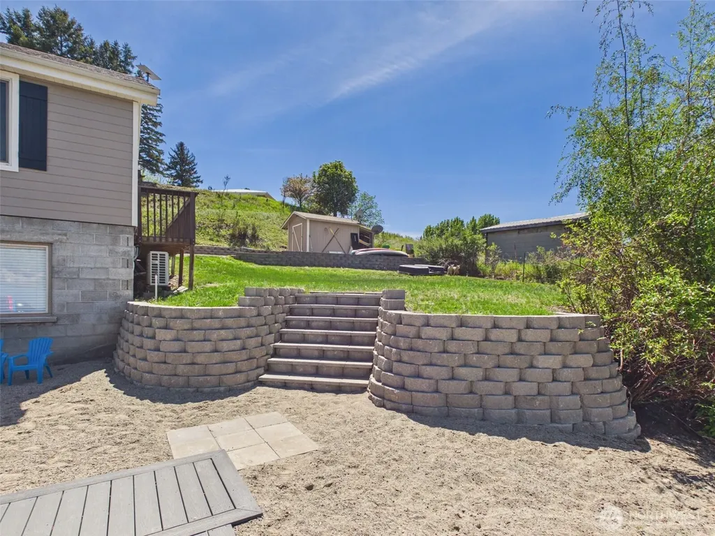 6 Marions Cove Road Republic WA 99166