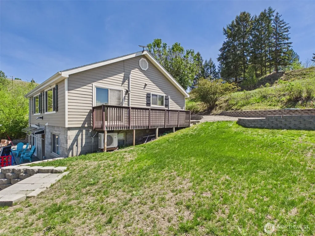 6 Marions Cove Road Republic WA 99166