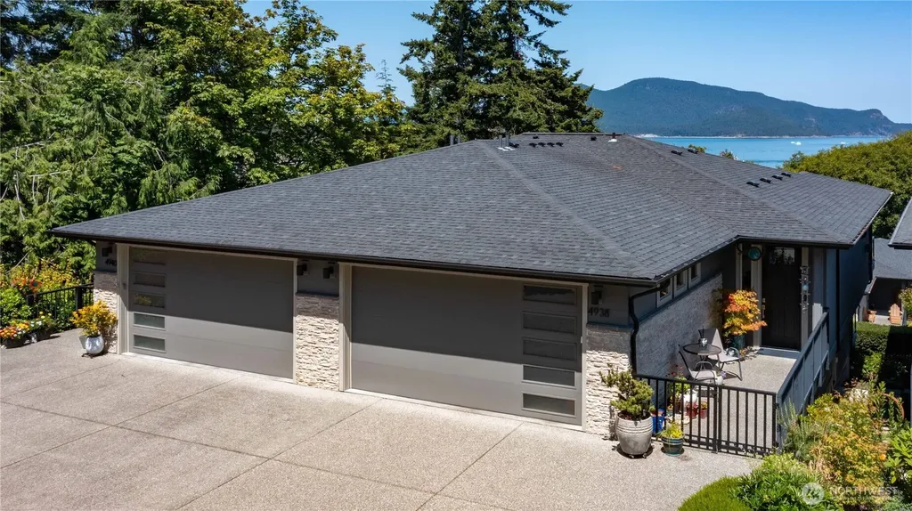 4938 Portalis Way Anacortes WA 98221