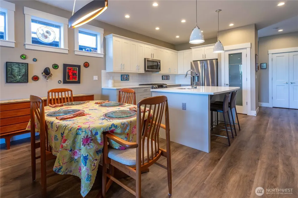 4938 Portalis Way Anacortes WA 98221