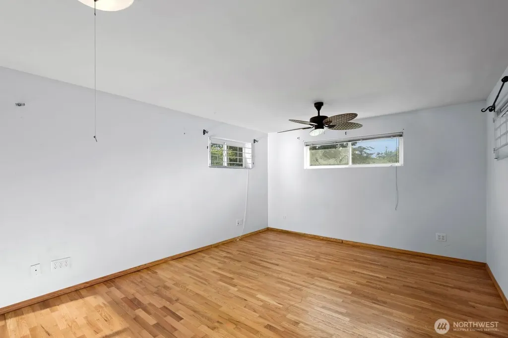 32828 22nd Avenue SW Federal Way WA 98023